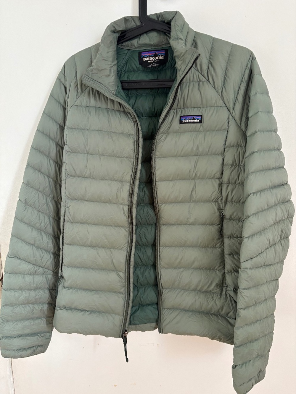 Patagonia Women’s Down Sweater (Puffer Jacket) Size M